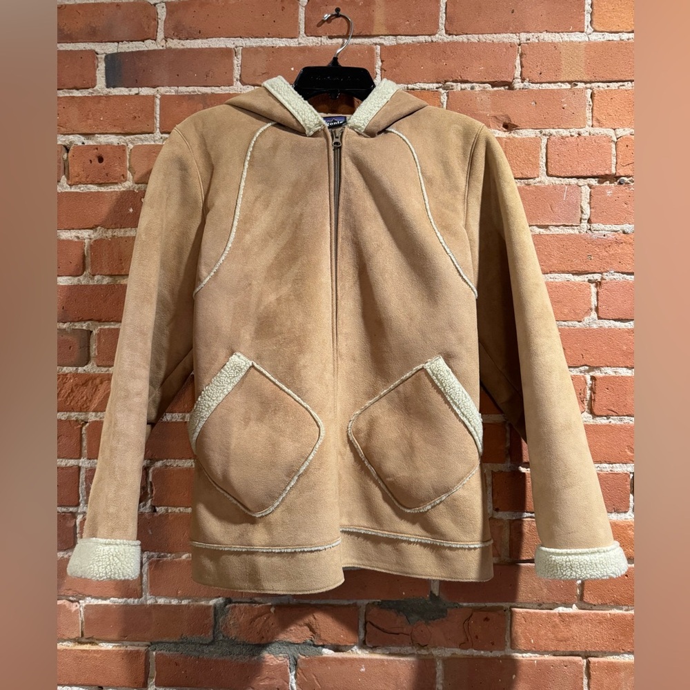 Patagonia Tan Shearling Suedey Hooded Winter Jacket Perfect Condition Warm SOFT! - Picture 3 of 7